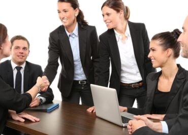 Why companies underestimate training in nonverbal communication — and what they miss out on